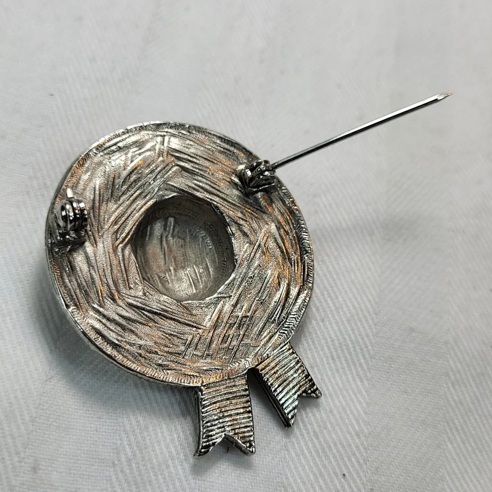 Silver Tone Hat Shaped BROOCH Pin Straw Sun Hat Wide Brim Ribbon Flowers